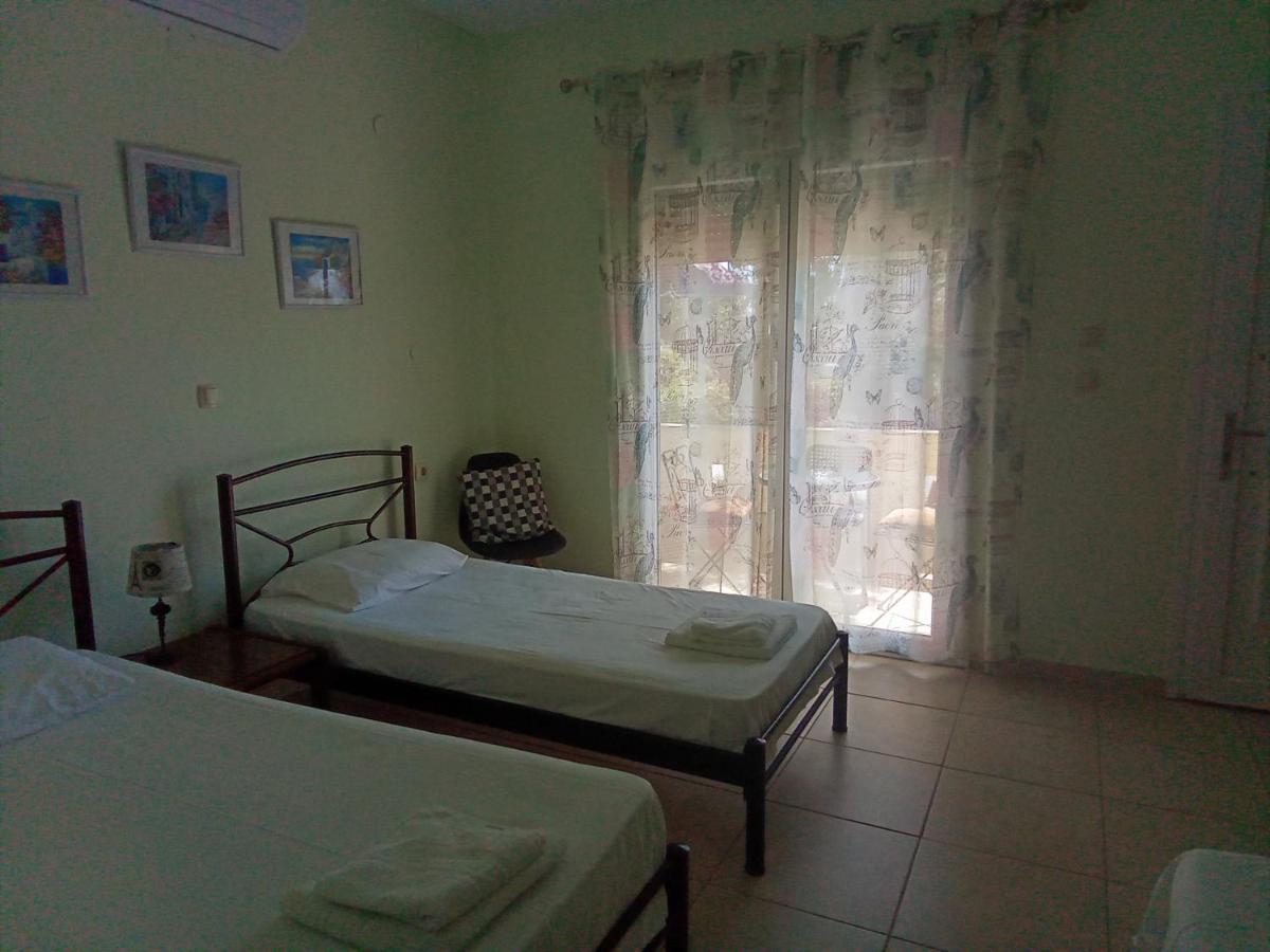 Irina Haus Apartment เยราคินิ ภายนอก รูปภาพ