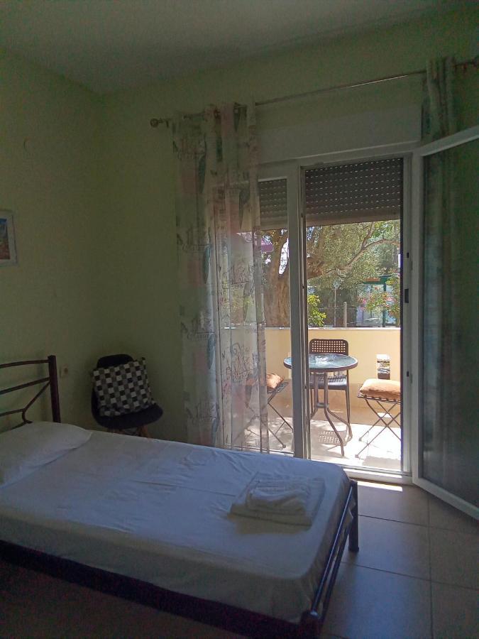Irina Haus Apartment เยราคินิ ภายนอก รูปภาพ