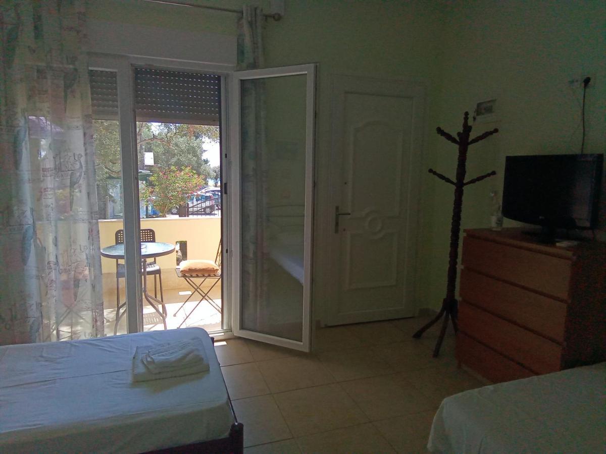 Irina Haus Apartment เยราคินิ ภายนอก รูปภาพ